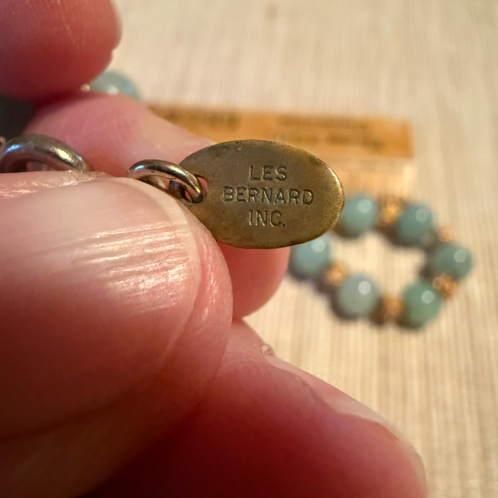 Vintage Les Bernard Jade Green Glass and Gold Tone Beads. - Picture 4 of 5